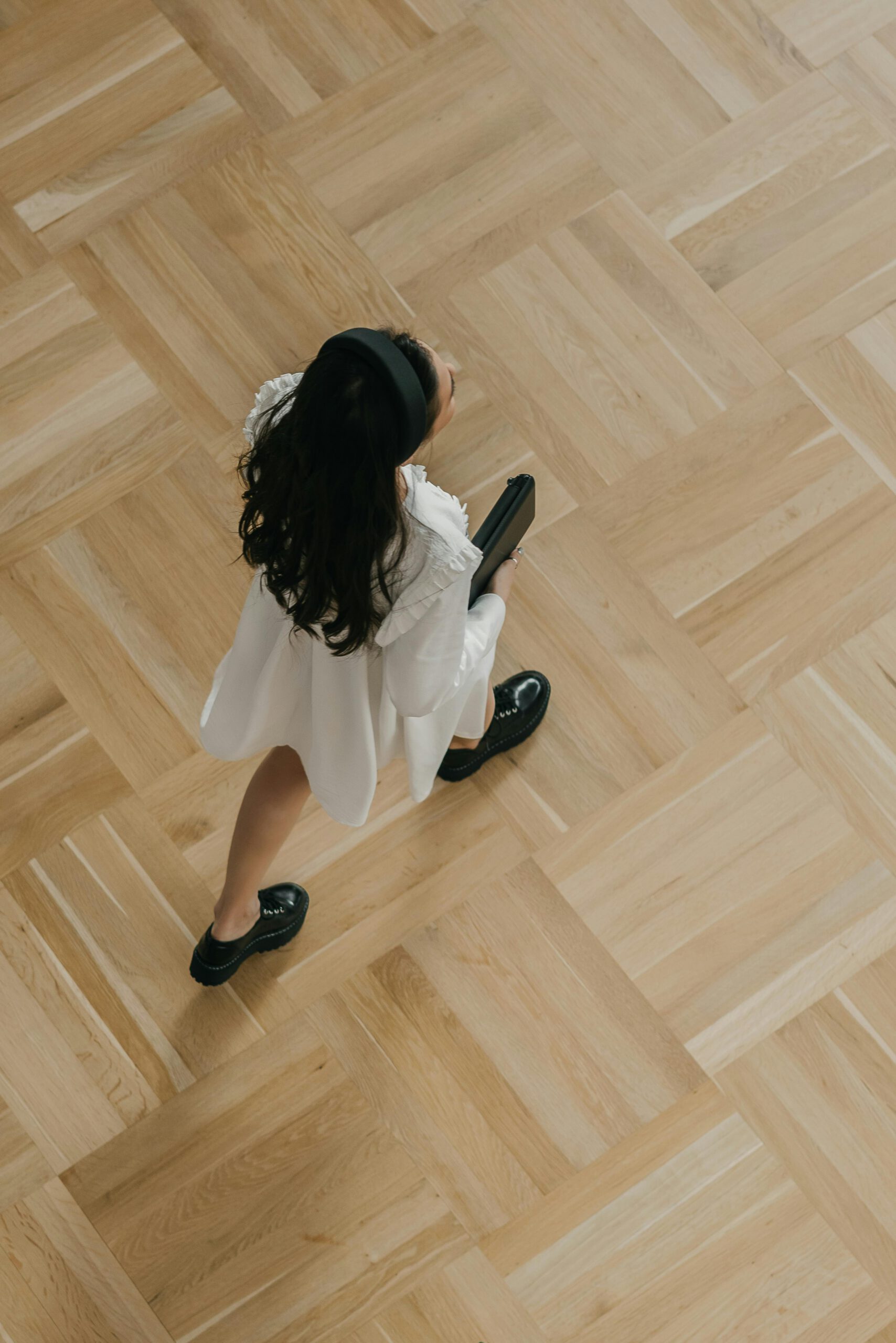 hardwood-flooring-modern-interior-v2